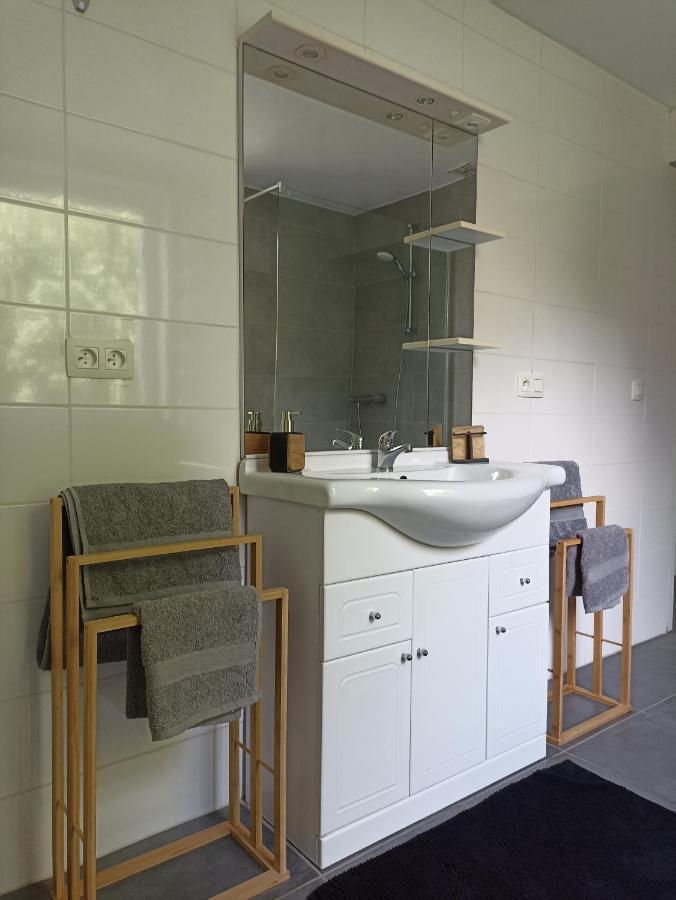 Loft Paisible Sur Les Hauteurs Du Centre Ville Spa Kültér fotó